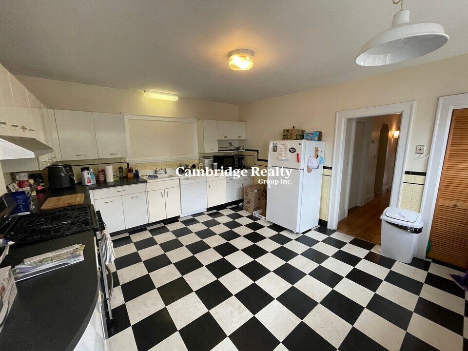 257 Broadway, Unit A in Somerville, MA - Building Photo