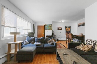 6719 N Hermitage Ave, Unit 3B in Chicago, IL - Foto de edificio - Building Photo