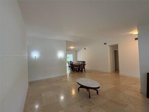 2430 SW 99th Ave in Miami, FL - Building Photo - Building Photo