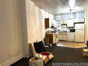 30 S Huntington Ave, Unit 1 in Boston, MA - Building Photo - Building Photo