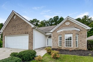 11 Harper's Farm Dr in Newnan, GA - Building Photo