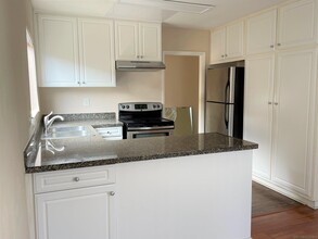 17129 W Bernardo Dr in San Diego, CA - Building Photo - Building Photo