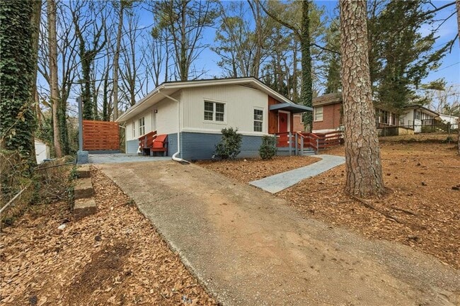 2281 Polar Rock Ave SW in Atlanta, GA - Building Photo - Building Photo