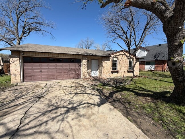 property at 2421 Ridgedale Dr