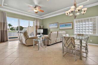 212 Berenger Walk in Royal Palm Beach, FL - Building Photo - Building Photo