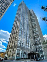 655 W Irving Park Rd, Unit 4811 in Chicago, IL - Building Photo