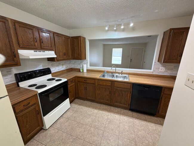 12 Southland Ct in Maumelle, AR - Foto de edificio - Building Photo