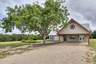 108 River View Rd in Liberty Hill, TX - Building Photo