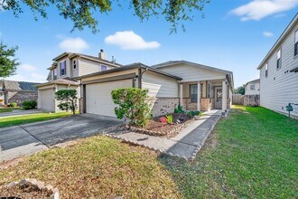 2614 Skyview Crest Ct in Houston, TX - Building Photo - Building Photo