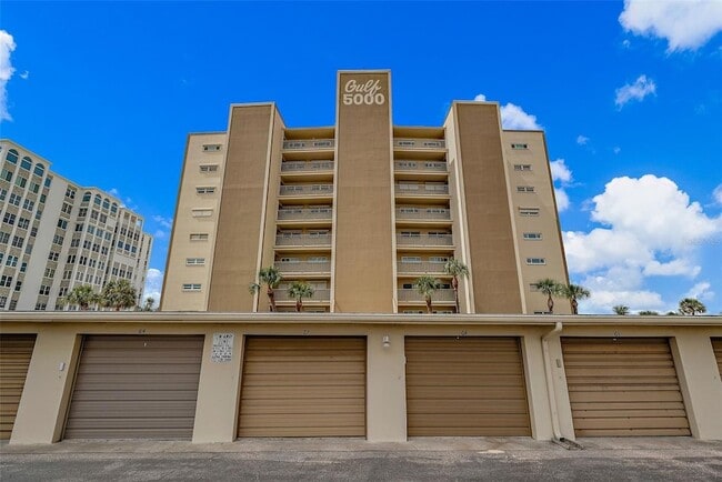 5000 Gulf Blvd, Unit 304 in St Pete Beach, FL - Building Photo - Building Photo