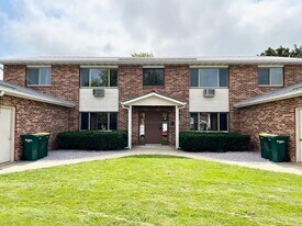 443 Farnham St in Marshall, WI - Building Photo