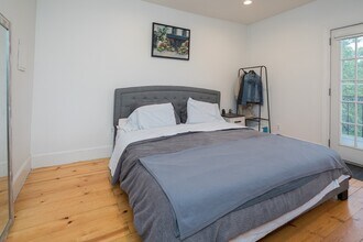 221 W Newton St, Unit 4 in Boston, MA - Building Photo - Building Photo