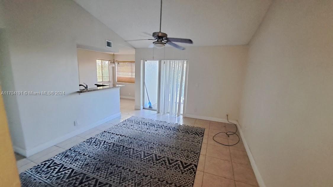 5672 Rock Island Rd, Unit 262 in Tamarac, FL - Building Photo