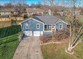 406 Park Ct in Kearney, MO - Building Photo