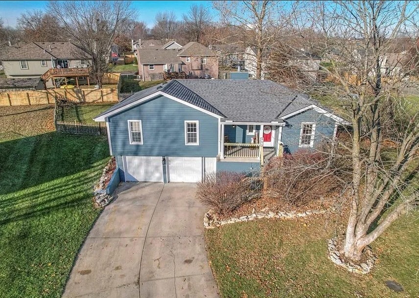 406 Park Ct in Kearney, MO - Building Photo