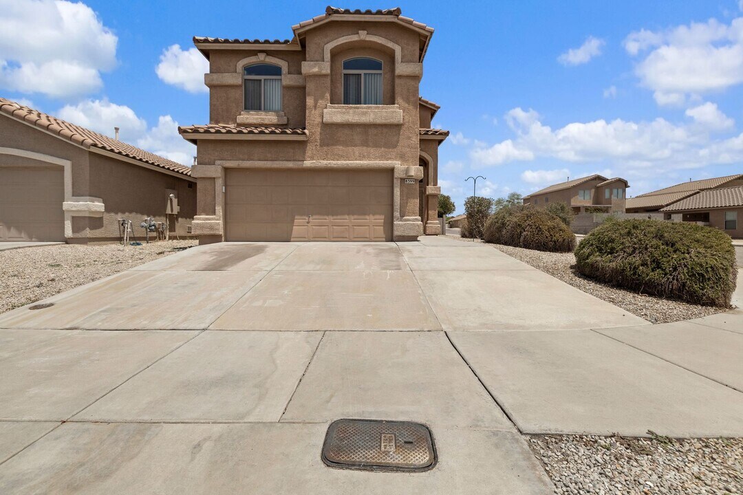 8399 S Hunnic Dr in Tucson, AZ - Building Photo