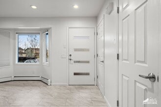 6627 Zurich St in Anchorage, AK - Building Photo - Building Photo