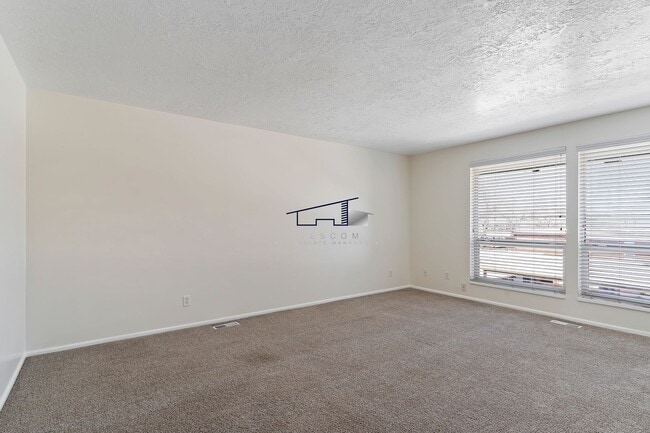 350 E 4850 S in Washington Terrace, UT - Building Photo - Building Photo