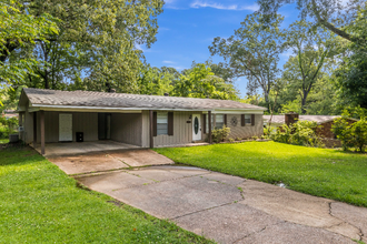 1009 Arlington St in Clinton, MS - Building Photo - Building Photo