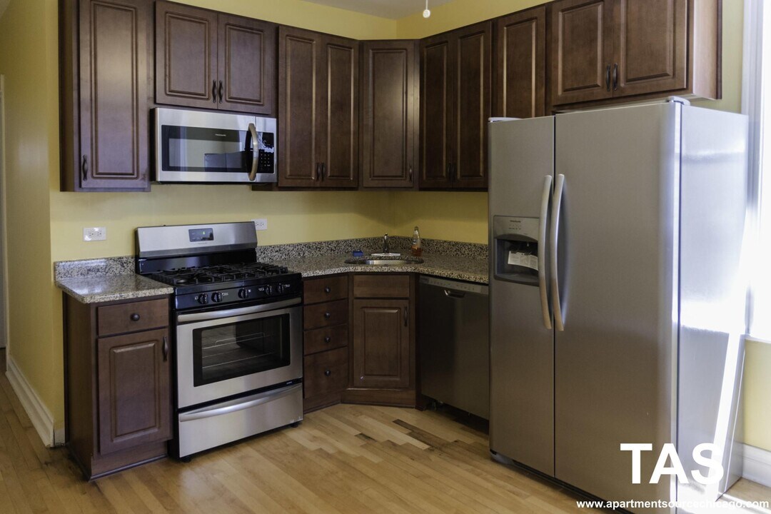 2118 N Avers Ave in Chicago, IL - Building Photo