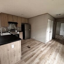 7803 St Andrews Church Rd in Louisville, KY - Building Photo - Building Photo