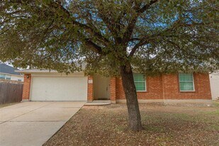 11712 Dunfries Ln in Austin, TX - Building Photo