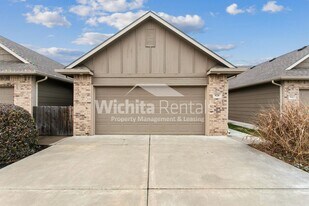 920-922 W Onewood Pl in Andover, KS - Building Photo