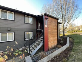 12606 NW Barnes Rd in Portland, OR - Building Photo