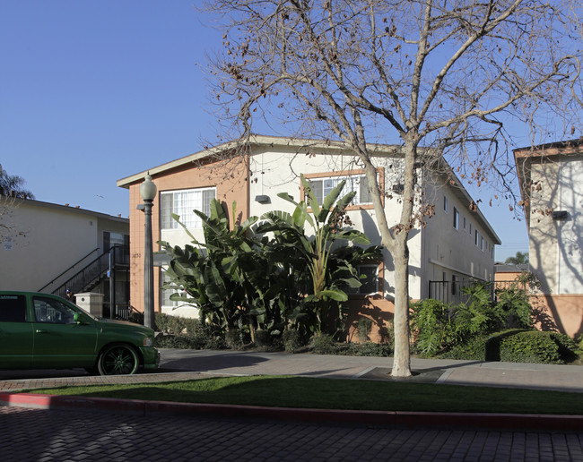 1030 S Minnie St in Santa Ana, CA - Foto de edificio - Building Photo