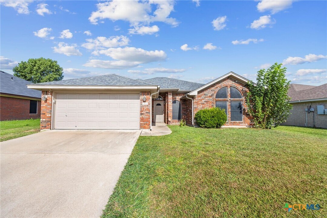 3001 Bachelor Button Blvd in Killeen, TX - Building Photo