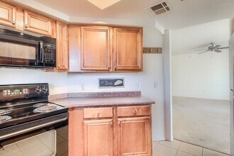 4925 E Desert Cove Ave in Scottsdale, AZ - Foto de edificio - Building Photo