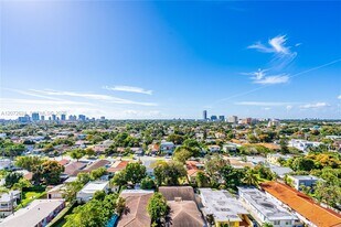 3500 Coral Wy in Miami, FL - Building Photo