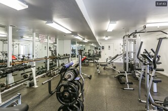 7777 W 91st St, Unit B3162 in Playa Del Rey, CA - Building Photo - Building Photo