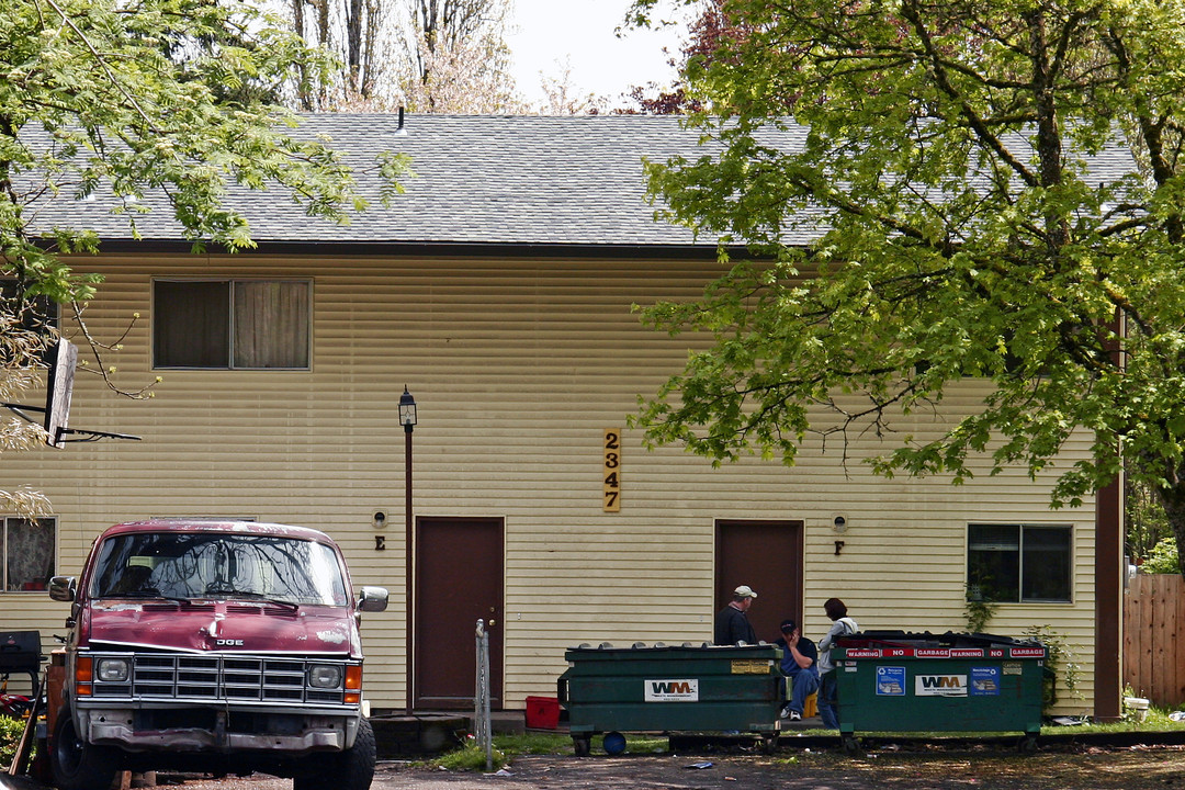 2347 A St in Forest Grove, OR - Building Photo