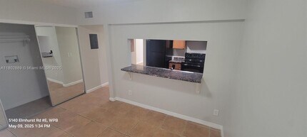 5140 Elmhurst Rd in West Palm Beach, FL - Building Photo - Building Photo