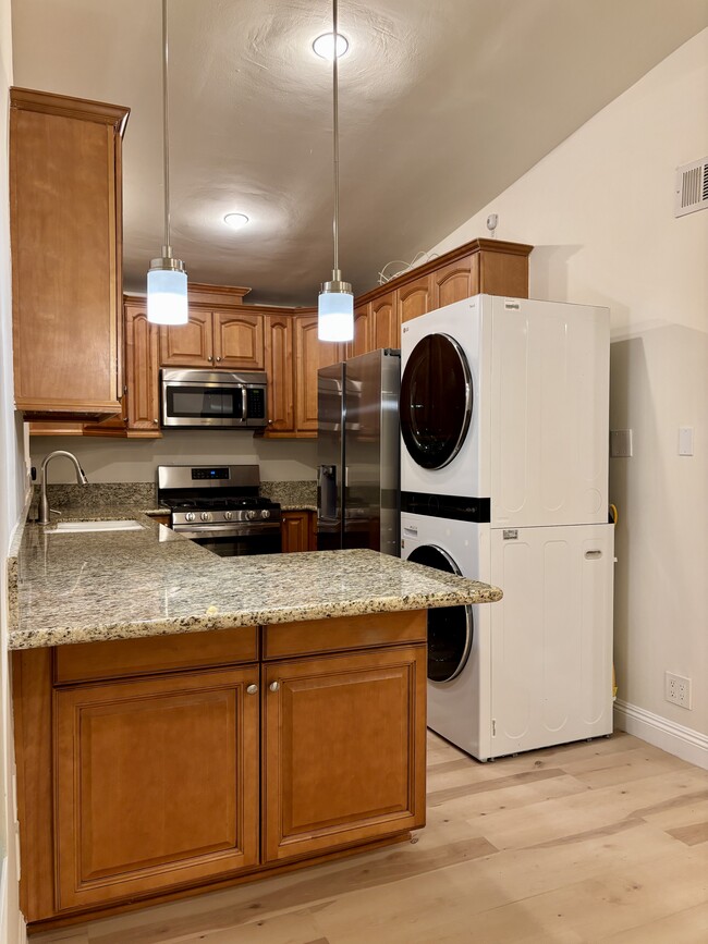 538 Brooks Ave, Unit 3 in Venice, CA - Building Photo - Building Photo