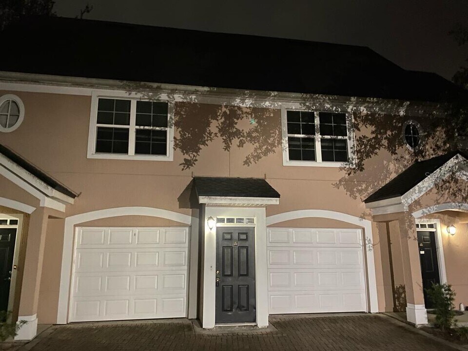 3396 Parkchester Square Blvd in Orlando, FL - Building Photo