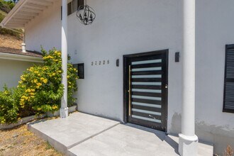 23228 Cass Ave in Los Angeles, CA - Building Photo - Building Photo