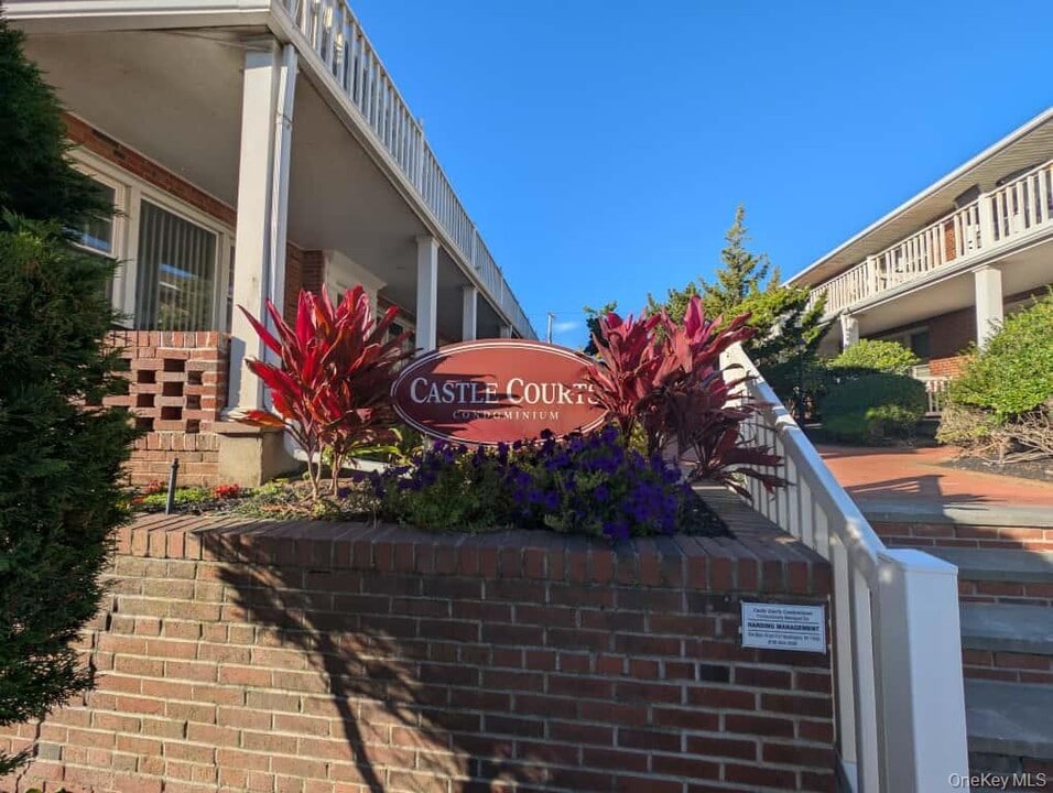 235 W Broadway in Long Beach, NY - Building Photo