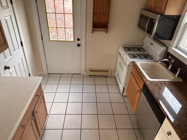 2 Selleck St in Norwalk, CT - Building Photo - Building Photo