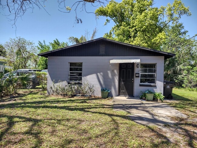 property at 710 S Lee Ave