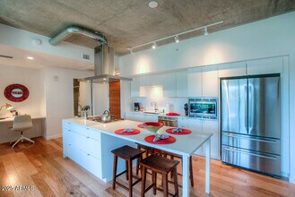 100 W Portland St in Phoenix, AZ - Building Photo - Building Photo