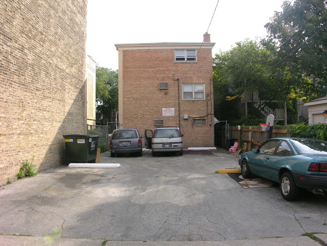 7516 N Winchester Ave in Chicago, IL - Building Photo - Other