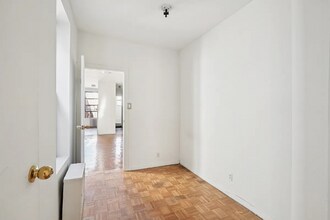 323A E 89th St in New York, NY - Building Photo - Building Photo