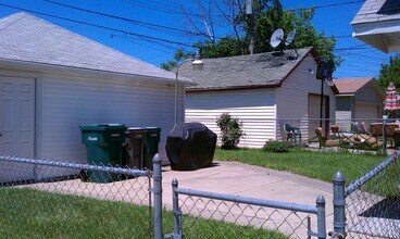 6801 Barrie St in Dearborn, MI - Building Photo - Building Photo