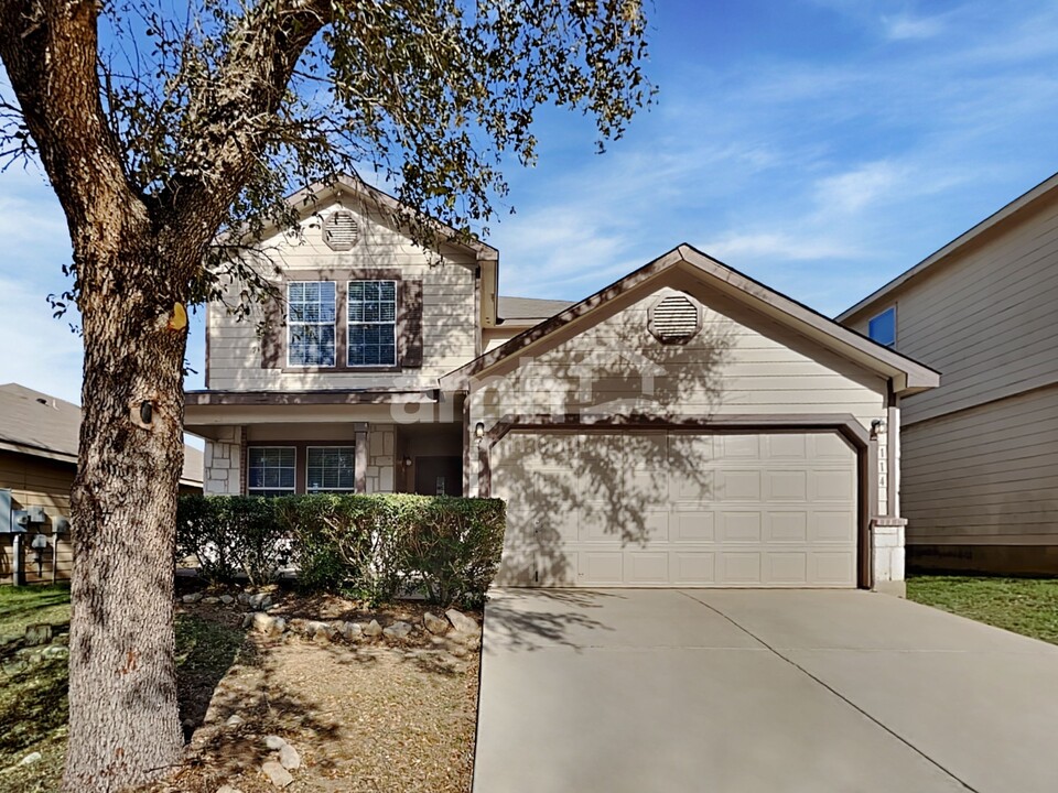 114 Fontana Albero in San Antonio, TX - Building Photo