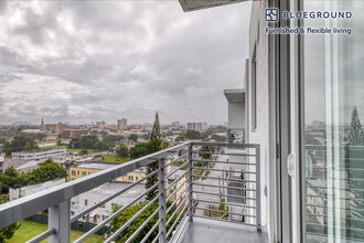 729 NW 2nd St, Unit FL8-ID42 in Miami, FL - Foto de edificio - Building Photo