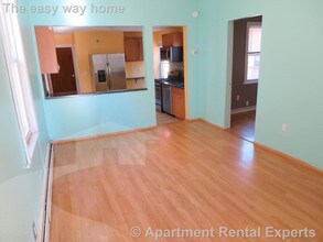 741 Somerville Ave, Unit 2 in Somerville, MA - Foto de edificio - Building Photo