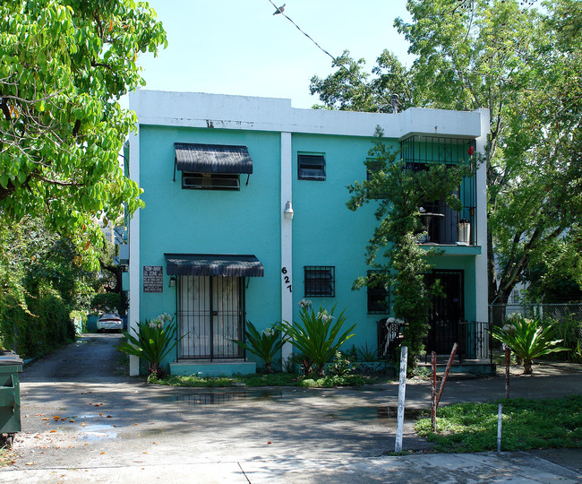 627 NW 2nd St in Miami, FL - Building Photo - Building Photo