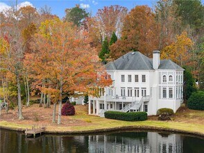 135 Staghound Ct in Alpharetta, GA - Building Photo - Building Photo